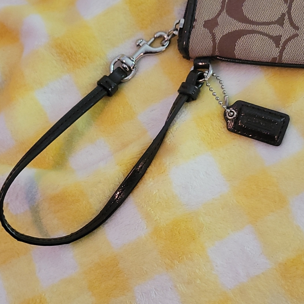 Coach small wristlet - Picture 3 of 4